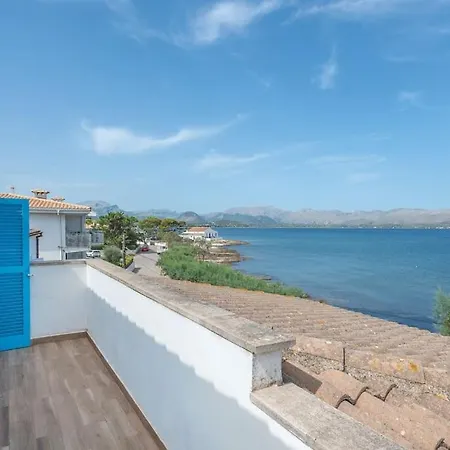 S'embat Sea Views בית נופש